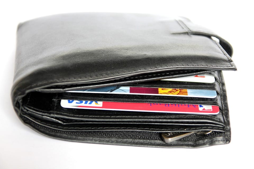 The Benefits of a Bi-Fold Wallet vs a Tri-Fold Wallet: