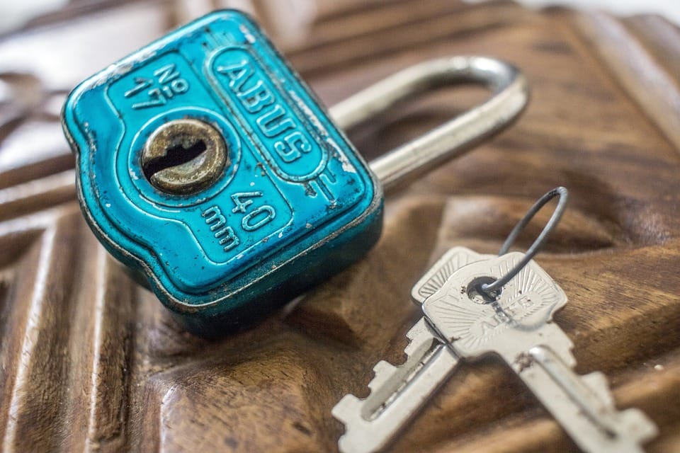 The Private Key Debate: Should You Store Them Offline or